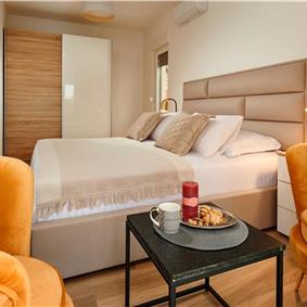 6 bedroom villa with heated pool near Omis, sleeps 12